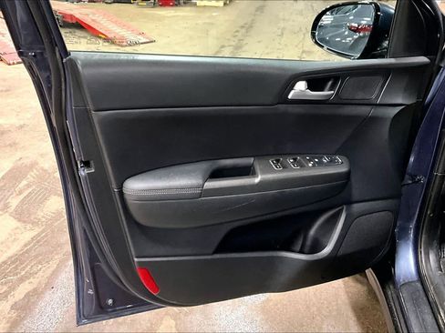 Used 2022 Kia Sportage Nightfall Edition AWD/4WD image 37