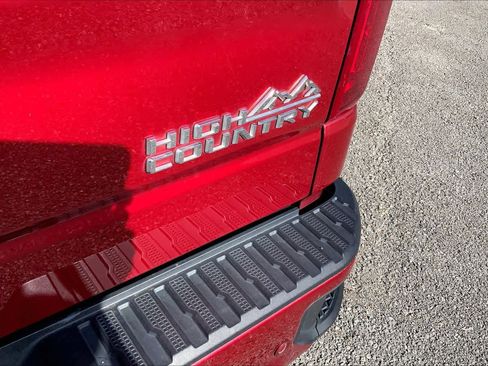 Used 2020 Chevrolet Silverado 1500 High Country w/ Technology Package image 9