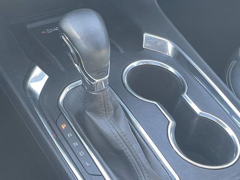 Used 2023 Chevrolet Traverse LT w/ LT Premium Package image 28