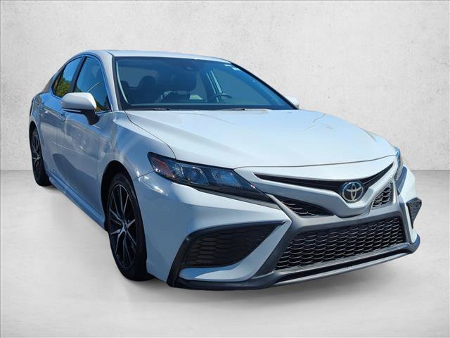 Used 2023 Toyota Camry SE FWD image 3
