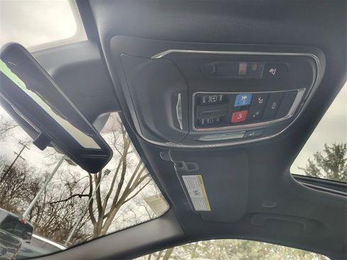 New 2025 Jeep Grand Cherokee Altitude image 30