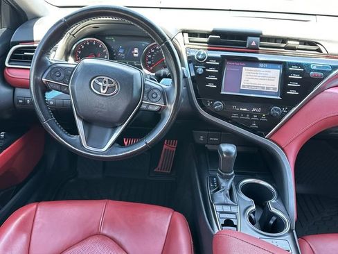 Used 2018 Toyota Camry XSE FWD image 8