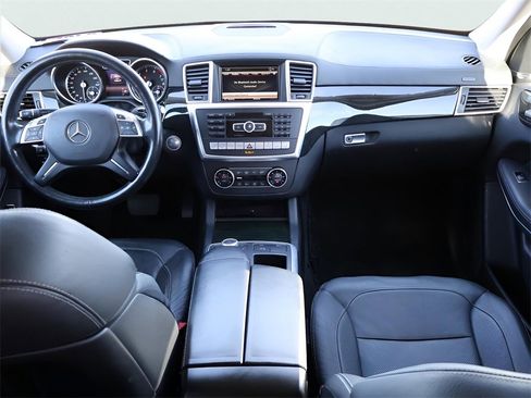 Used 2016 Mercedes-Benz GL 550 4MATIC image 16