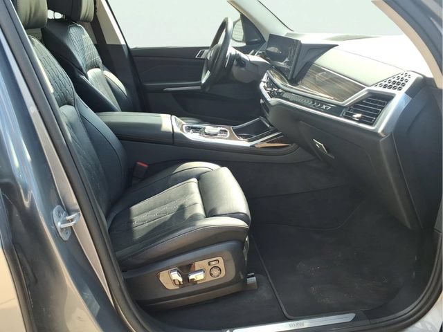 Used 2025 BMW X7 xDrive40i AWD/4WD image 24