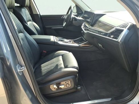 Used 2025 BMW X7 xDrive40i AWD/4WD image 24