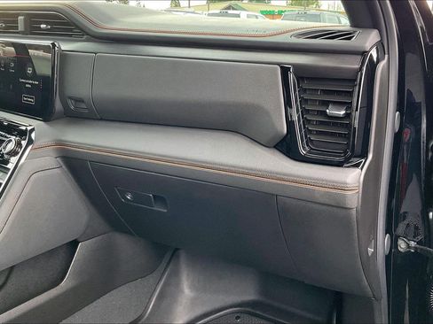 Used 2025 GMC Sierra 3500 AT4 w/ AT4 Premium Plus Package image 16