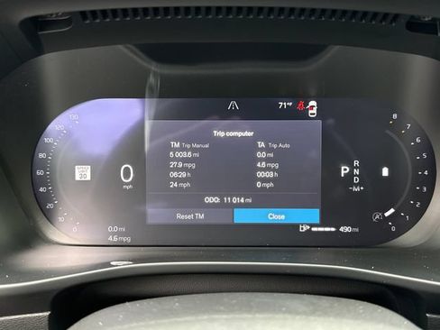 Used 2026 Volvo XC40 B5 Plus AWD/4WD image 34