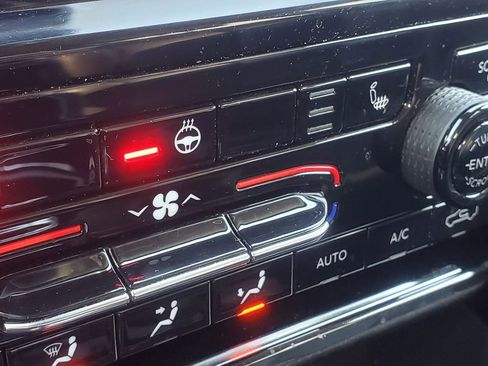 Used 2022 Jeep Grand Cherokee L Limited image 32