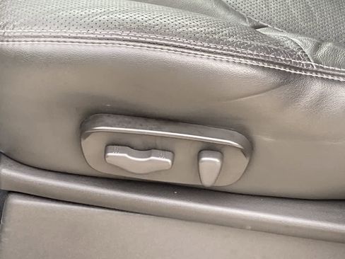 Used 2020 Nissan Frontier PRO-4X w/ Pro-4x Utility Package image 16