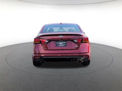 Used 2024 Nissan Altima 2.0 SR image 6