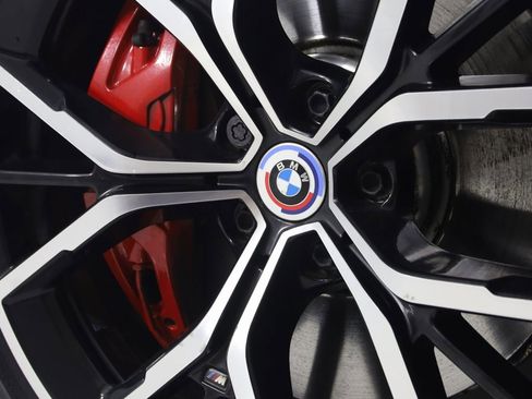 Used 2023 BMW M550i xDrive w/ Executive Package image 18