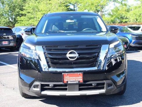 Certified 2025 Nissan Pathfinder SL w/ Cargo Package AWD/4WD image 4