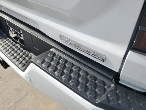 New 2025 GMC Canyon Elevation w/ Convenience Package image 7