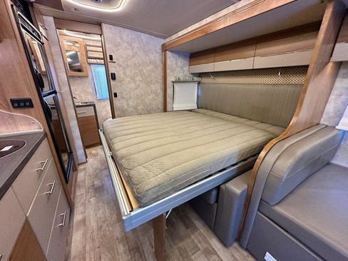 Used 2017 Mercedes-Benz Sprinter 3500 image 21