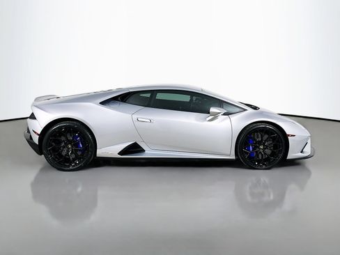 Used 2023 Lamborghini Huracan EVO RWD image 4