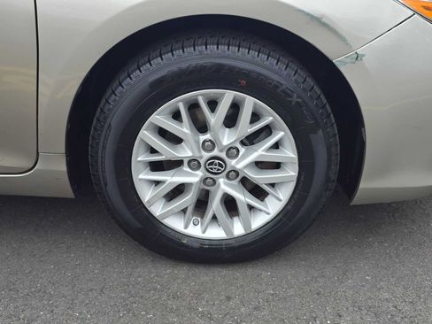 Used 2016 Toyota Camry LE FWD image 9