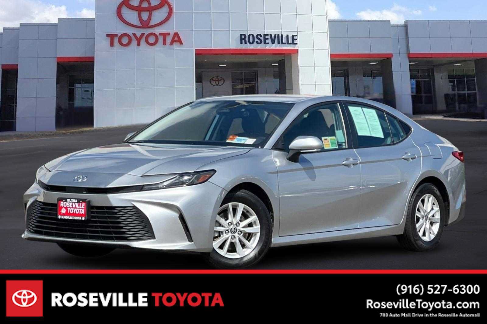 Used 2025 Toyota Camry LE FWD image 1