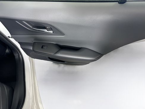 Used 2025 Toyota Prius XLE FWD image 28