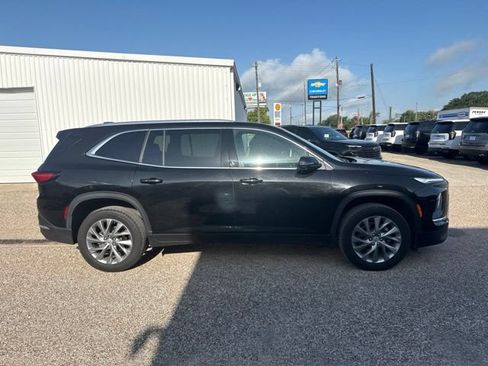 Used 2025 Buick Enclave Preferred FWD image 5