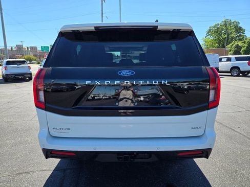 Used 2025 Ford Expedition Max Active AWD/4WD image 7
