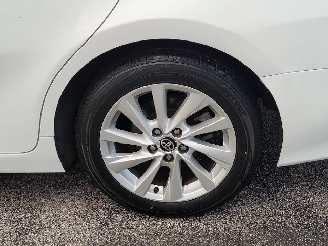 Used 2024 Toyota Camry LE w/ Convenience Package FWD image 5