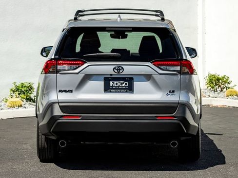 Used 2025 Toyota RAV4 LE AWD/4WD image 8