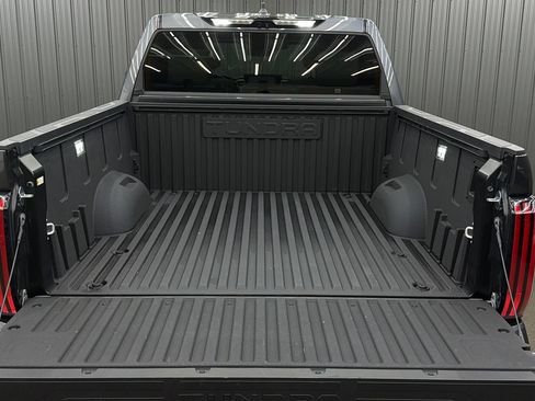 Used 2025 Toyota Tundra Limited AWD/4WD image 17