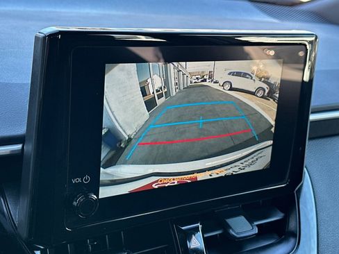 Used 2025 Toyota Corolla SE w/ Convenience Package image 19