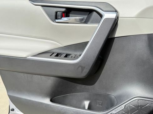 Used 2022 Toyota RAV4 XLE Premium FWD image 22