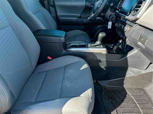 Used 2022 Toyota Tacoma SR5 image 22
