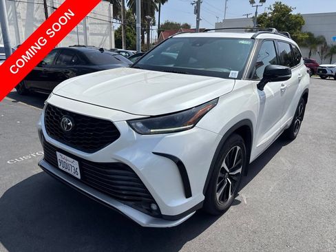 Used 2021 Toyota Highlander XSE AWD/4WD image 10