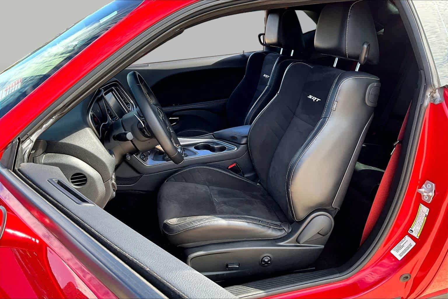 Used 2016 Dodge Challenger SRT Hellcat RWD image 7