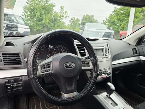 Used 2014 Subaru Outback 2.5i Premium w/ Moonroof Package AWD/4WD image 7
