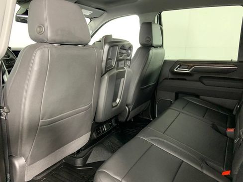 Used 2025 GMC Sierra 3500 SLT AWD/4WD image 18