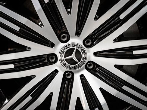 Certified 2023 Mercedes-Benz EQS 580 4MATIC SUV image 8