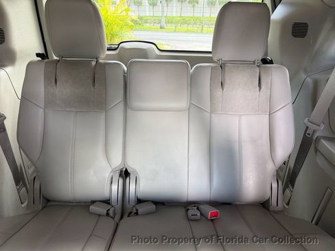 Used 2013 Chrysler Town & Country Limited w/ Luxury Group FWD image 59