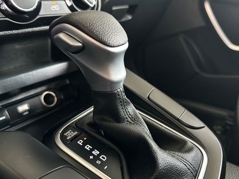 Used 2025 Kia Soul LX w/ LX Technology Package FWD image 22