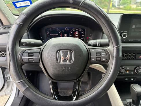 Used 2025 Honda Accord LX image 14
