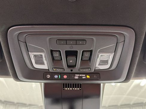 Used 2025 GMC Sierra 2500 Denali Ultimate image 46