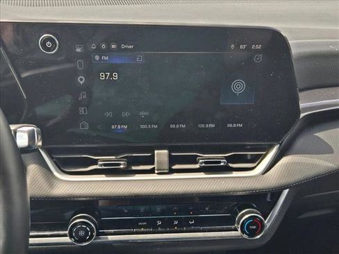 Used 2025 Chevrolet Equinox LT image 14