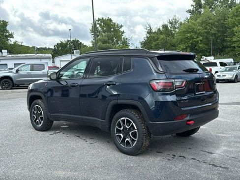 Used 2024 Jeep Compass Trailhawk w/ Trailhawk Elite Group AWD/4WD image 8