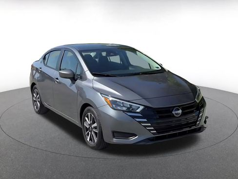 Used 2025 Nissan Versa SV FWD image 3