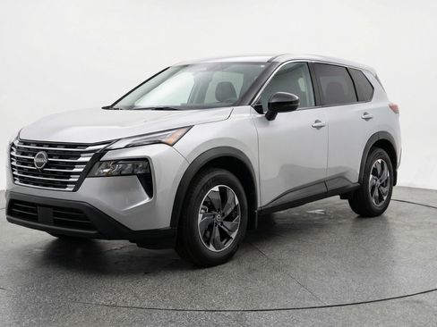Used 2025 Nissan Rogue SV FWD image 3