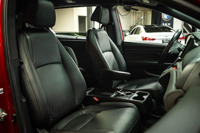 Used 2025 Honda Odyssey Sport-L image 15