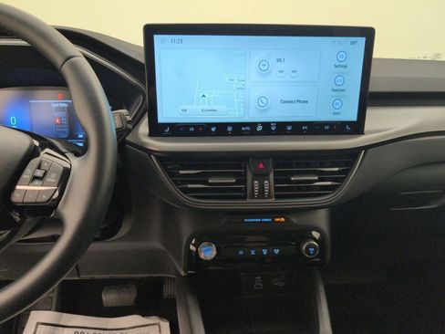 Used 2025 Ford Escape SE image 17