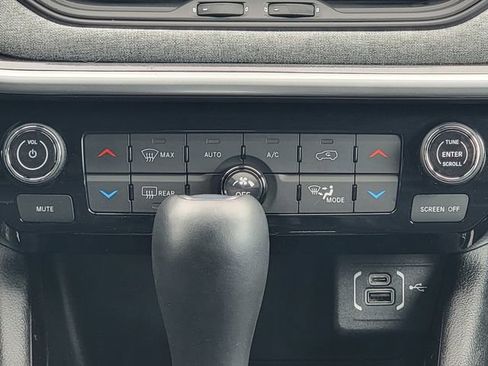 Certified 2023 Jeep Compass Latitude w/ Convenience Group AWD/4WD image 29
