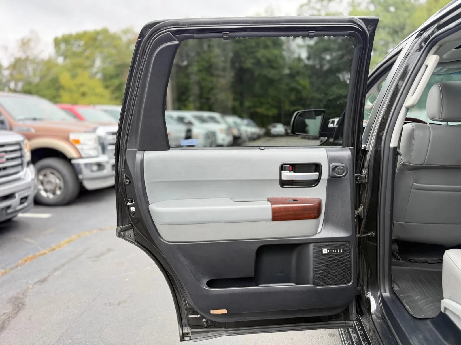 Used 2017 Toyota Sequoia Platinum AWD/4WD image 26