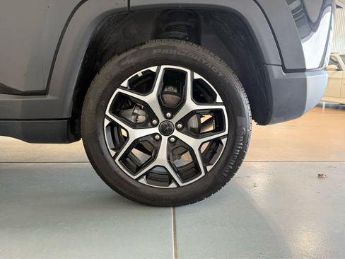 Used 2025 Jeep Compass Limited AWD/4WD image 10