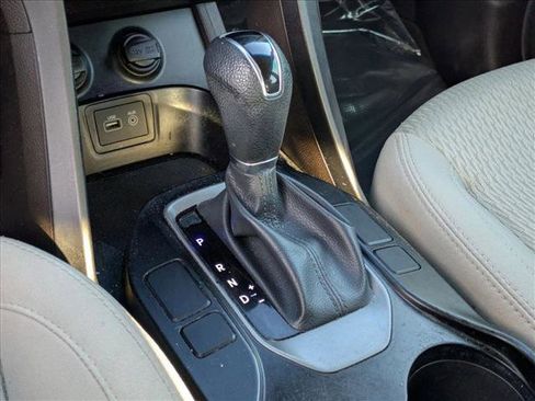 Used 2018 Hyundai Santa Fe Sport image 12