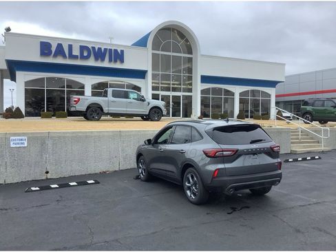 New 2025 Ford Escape ST-Line w/ Equipment Group 301A image 5